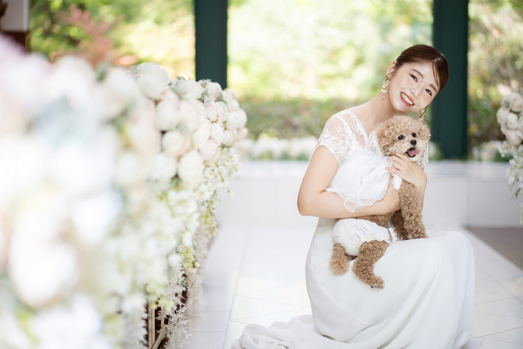 愛犬とチャペルで撮影